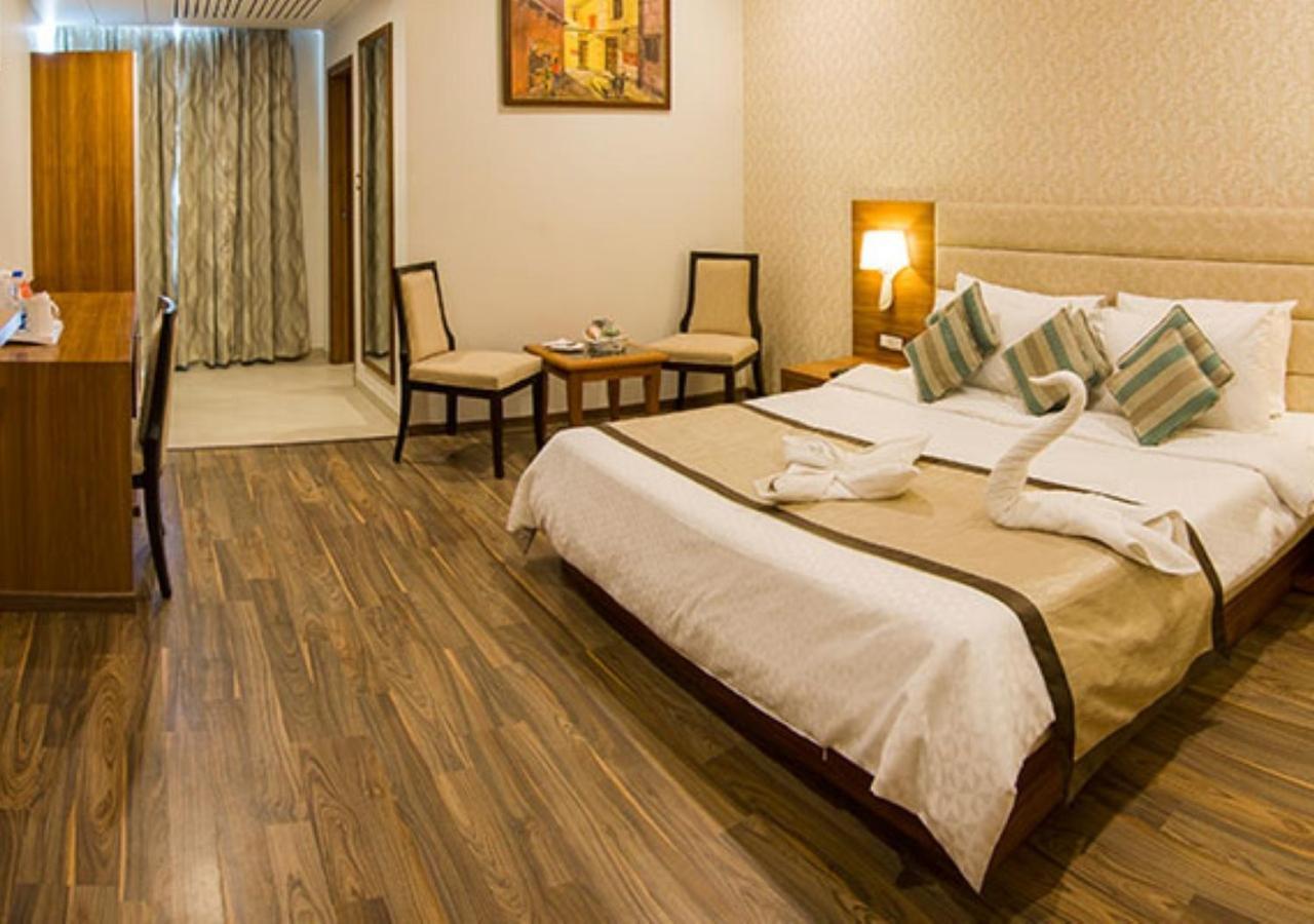 The India Benares Hotel Exterior photo
