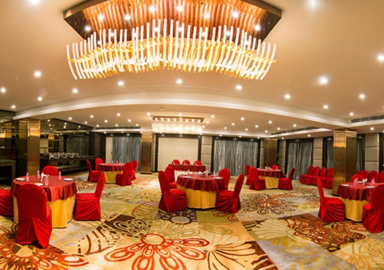 The India Benares Hotel Exterior photo