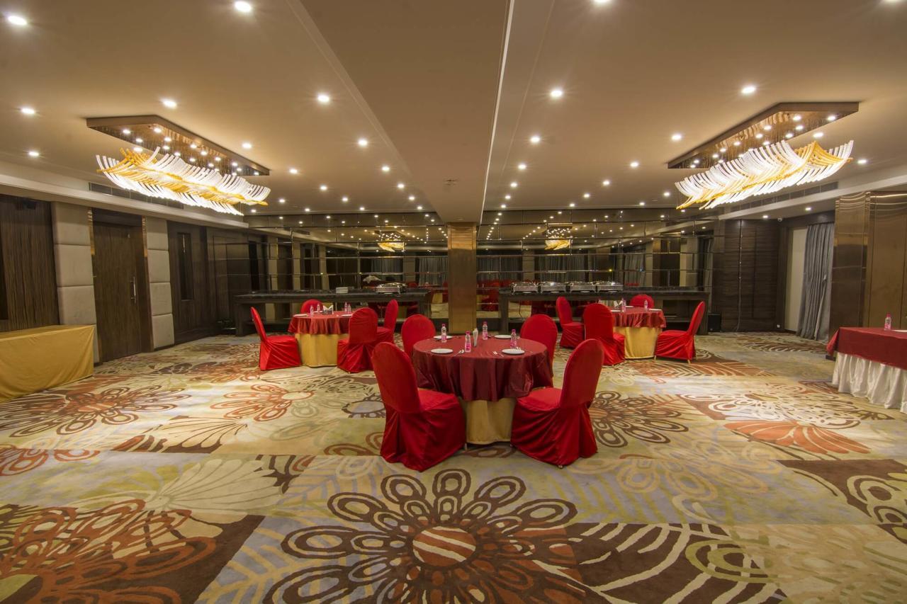 The India Benares Hotel Exterior photo