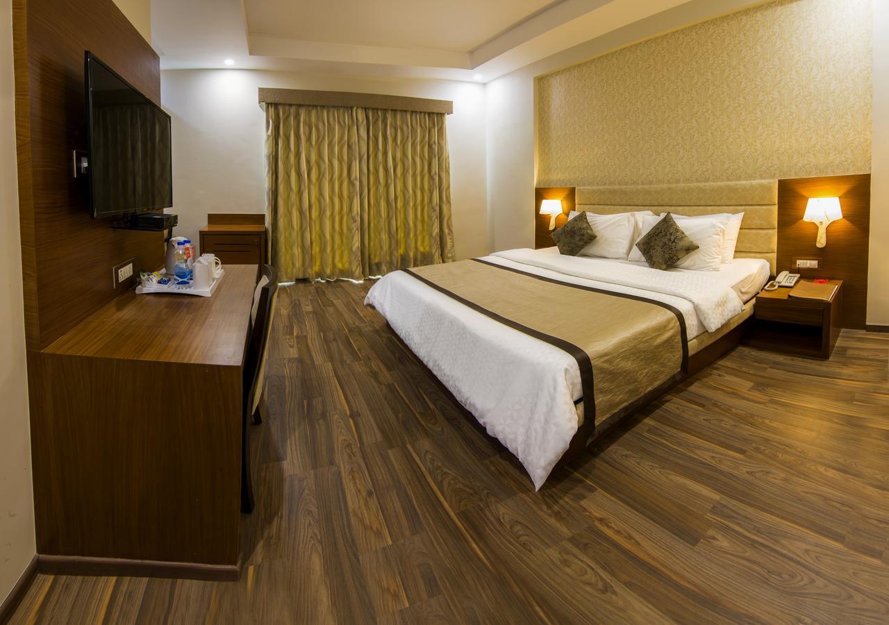 The India Benares Hotel Exterior photo