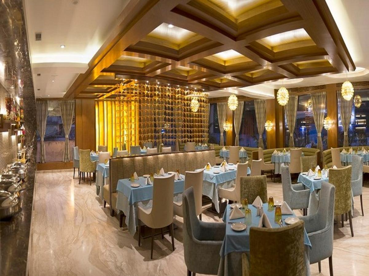 The India Benares Hotel Exterior photo