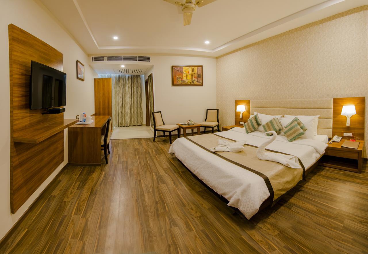 The India Benares Hotel Exterior photo