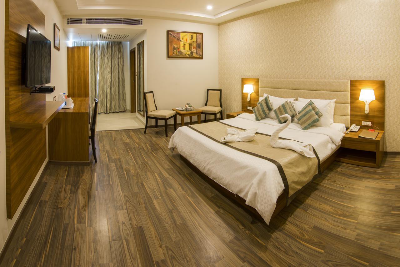 The India Benares Hotel Exterior photo